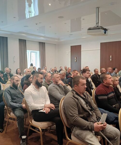 У Хмельницькому ветеранам презентували нові можливості для навчання, працевлаштування в агросфері та відкриття власного агробізнесу